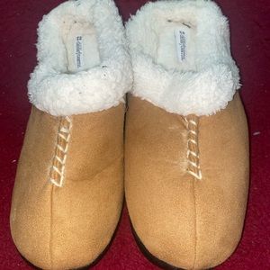 Dearfoam women’s slippers